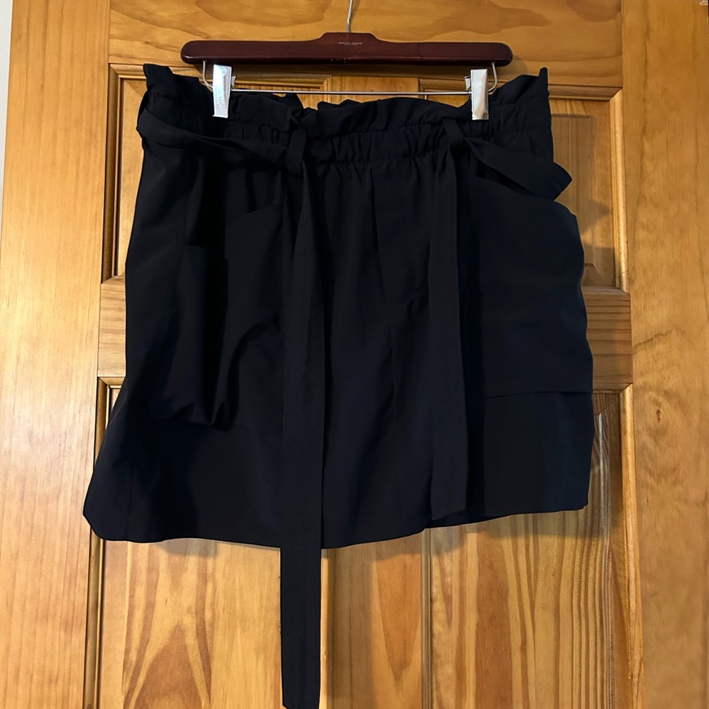 Athleta Tie Waist Skirt with built in shorts